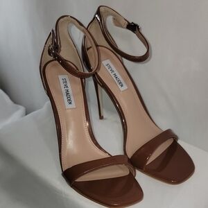Steve Madden Kassanra Cognac Patent Heels